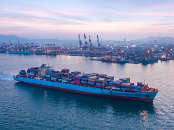 前两月新能源汽车产销及出口增长均超50%